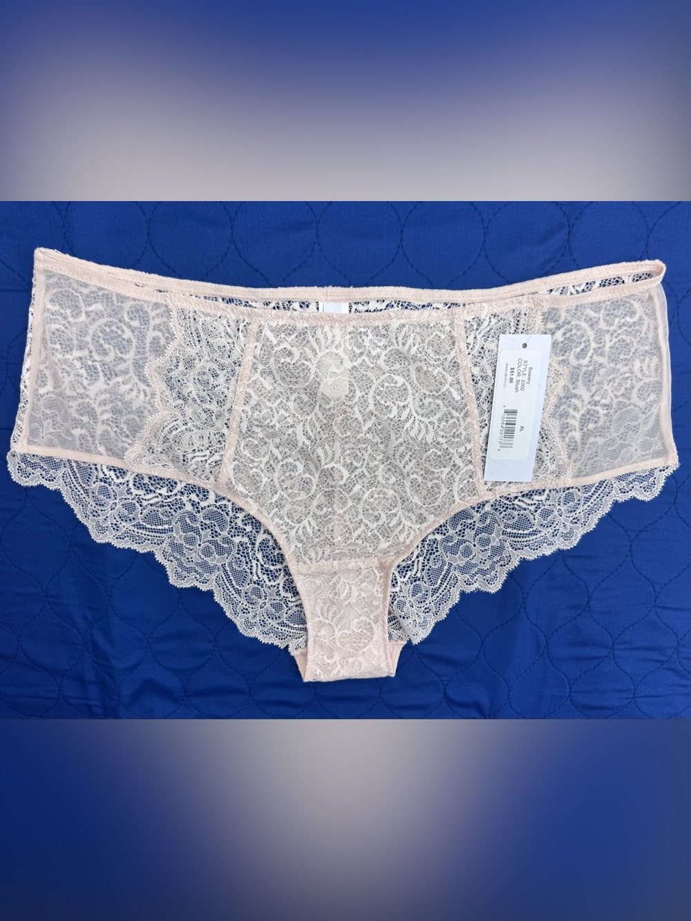 Liberté Color blush
Bowery Scalloped Hipster NWT size small